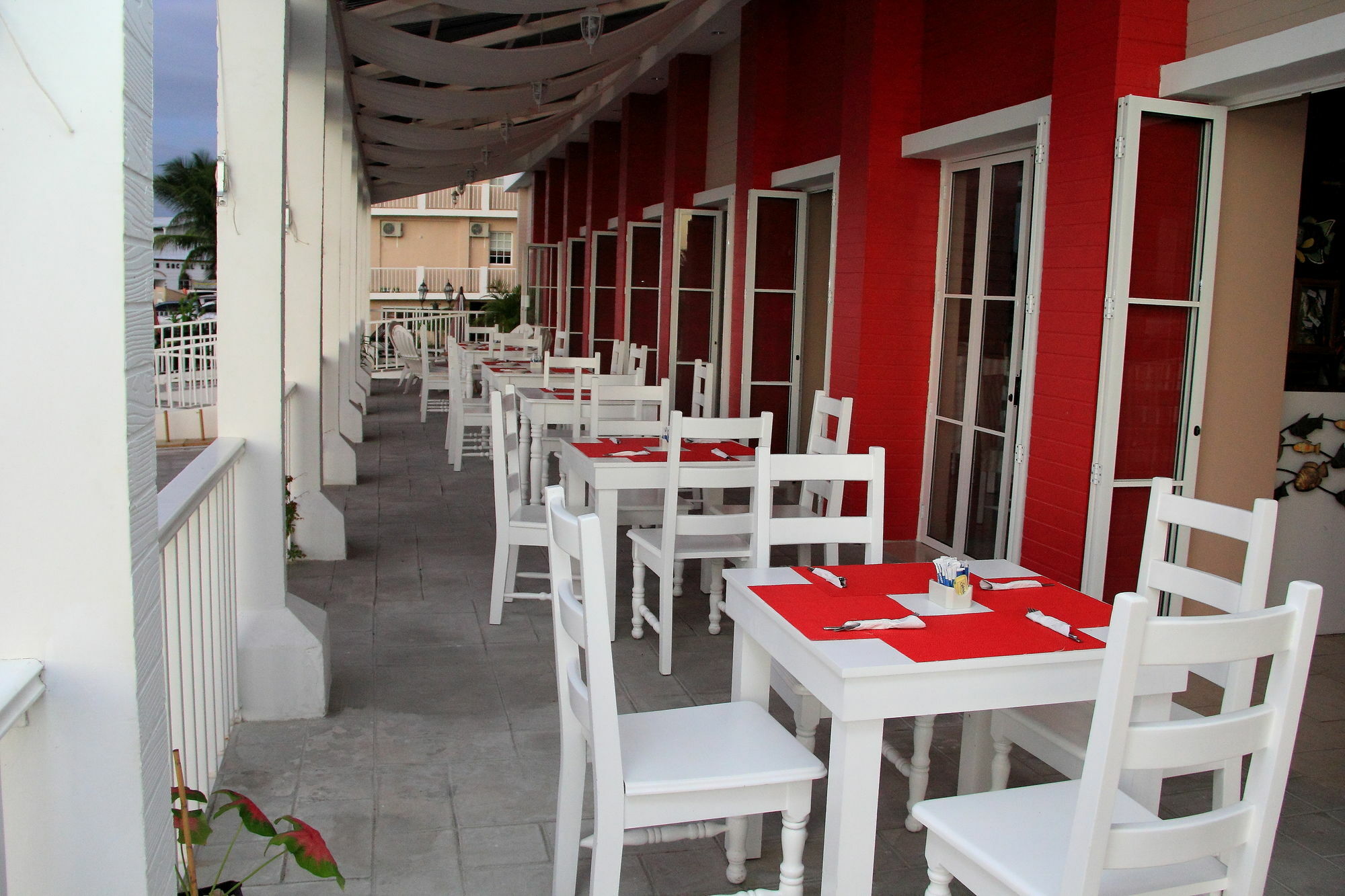 Ramada Tikal Isla De Flores Hotel Exterior foto